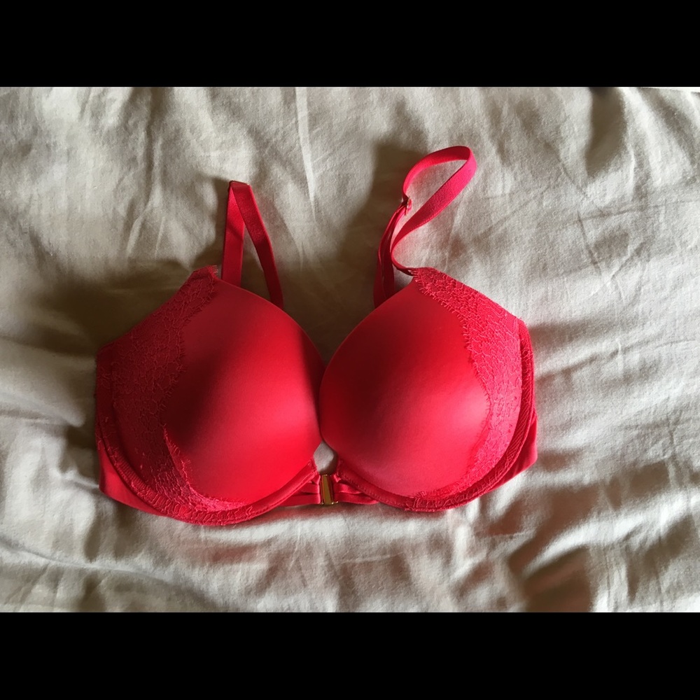 Victoria’s Secret ‘Very Sexy push up bra’
